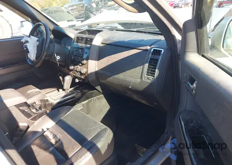 2010 Ford Escape Limited z USA, uszkodzony, nr VIN 1FMCU0EG6AKC93685